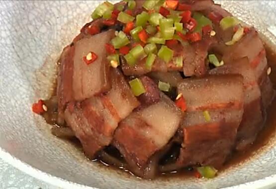 超级下饭又营养的梅菜笋干扣肉怎么做？