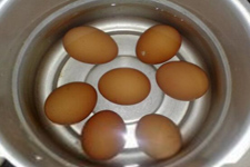 咸鸡蛋的腌制方法
