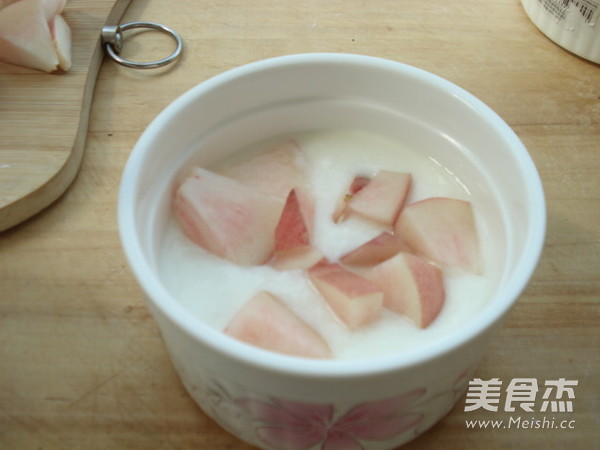 鲜桃酸奶盆栽的做法