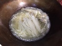 萝卜丝泥猛鱼汤的做法步骤6