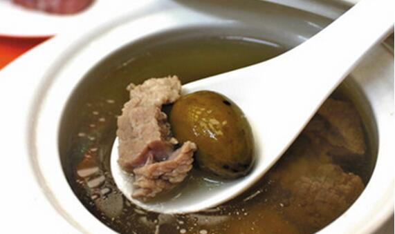 生津润燥，健脾祛湿的五指毛桃橄榄煲猪骨汤怎么做？