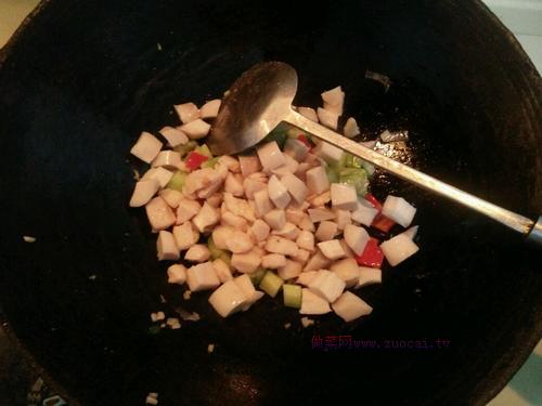 杏鲍菇黄瓜鸡丁的做法