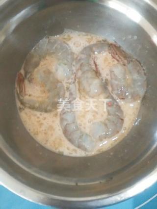 金缕大虾的做法步骤：1