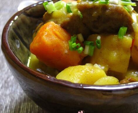 咖喱土豆炖牛腩怎么做?