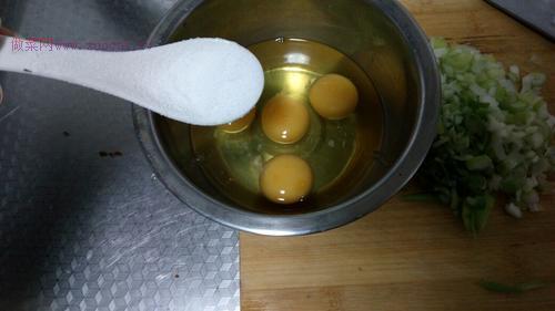 大葱摊鸡蛋的做法
