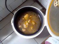 电饭煲版鸡炖板栗汤的做法步骤11