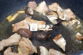 香菇排骨糯米饭的做法步骤：5