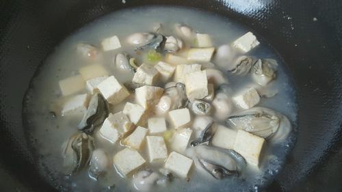 海蛎焖豆腐的做法