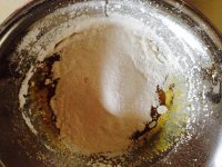 牛奶大枣电饭煲蛋糕的做法步骤6