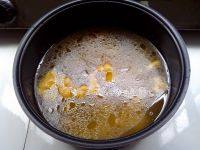 电饭煲版鸡炖板栗汤的做法步骤10