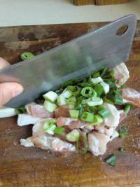 大白菜香菇猪肉水饺的做法步骤2