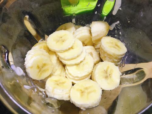 香蕉酸奶冰棒的做法