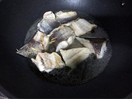 红烧鲢鱼的做法