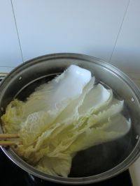 大白菜香菇猪肉水饺的做法步骤3