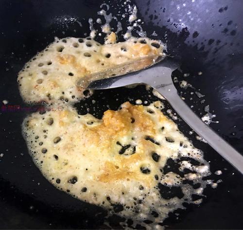 赛蟹黄玉米粒的做法