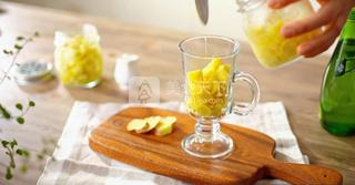 nuc原汁机食谱：生姜柠檬冰，夏日爽饮的做法步骤：4