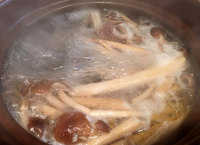 清火降燥 | 茶树菇老鸭汤的做法步骤9