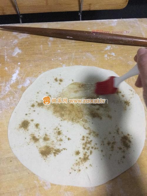 葱油盘丝饼的做法