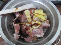 板栗炖鸭肉的做法步骤4