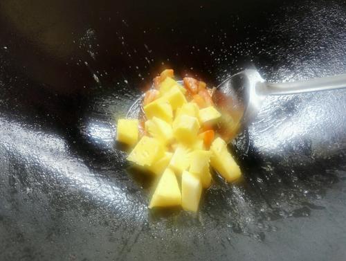 菠萝咕咾肉的做法