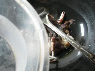 西兰花炒螃蟹的做法步骤：5