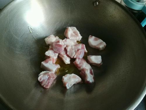 川味土豆红烧肉的做法