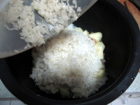 腊肉土豆焖锅巴饭的做法步骤5