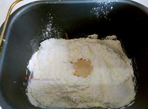 南瓜豆沙面包的做法