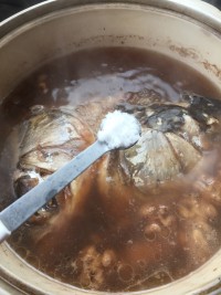 桂圆核桃鱼头汤的做法步骤8