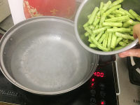 蒜蓉豆豉炒豆角的做法步骤7