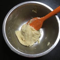 奶香椰蓉老婆饼的做法步骤5