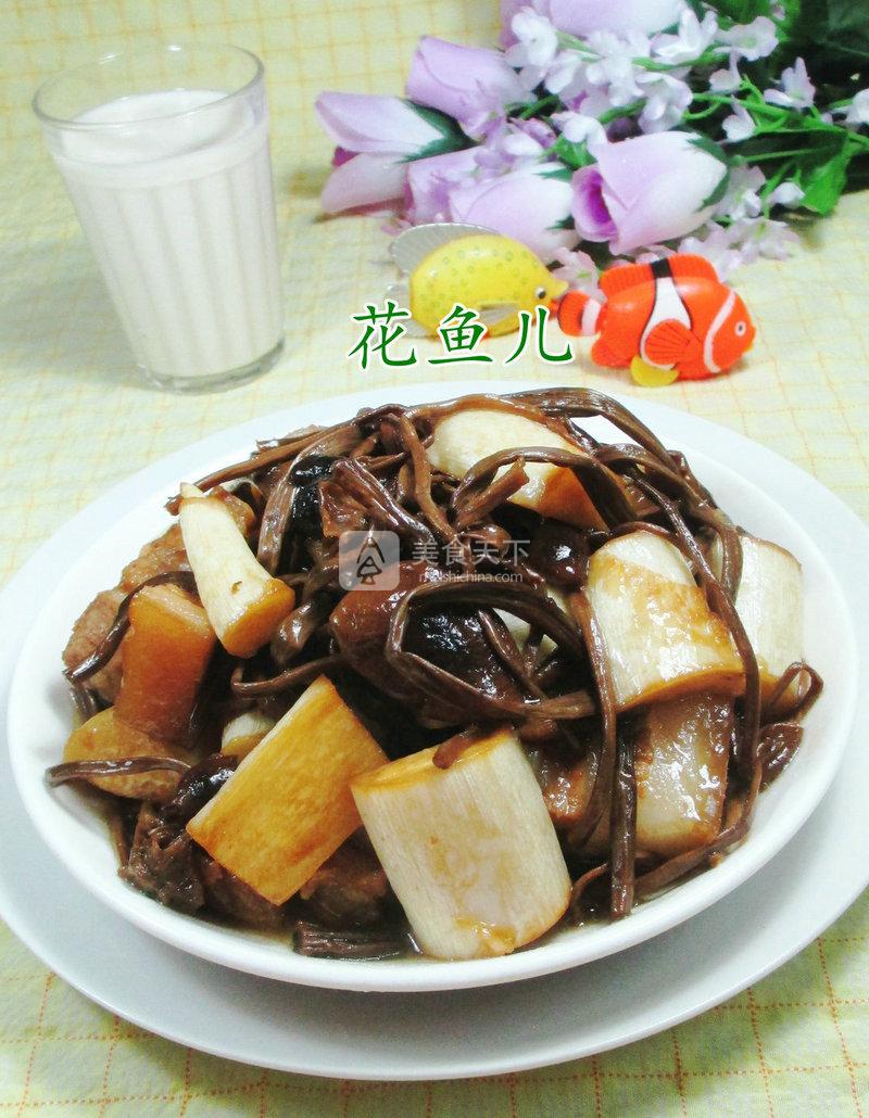 茶树菇茭白烧五花肉的做法