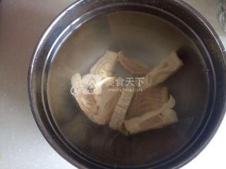 泡椒笋干回锅肉的做法步骤：2