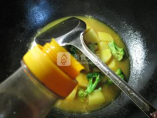 咖喱西兰花土豆的做法步骤：5