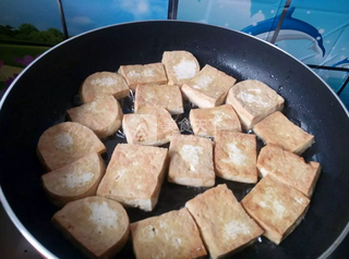 煎豆腐的做法步骤：5