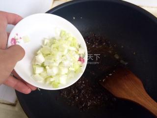 香菇土豆什锦蛋炒饭的做法步骤：9
