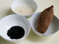 黑米紫薯粥的做法步骤1