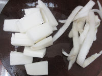 淡菜萝卜豆腐汤的做法步骤3