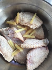 蚝油焗鸡翅的做法步骤2