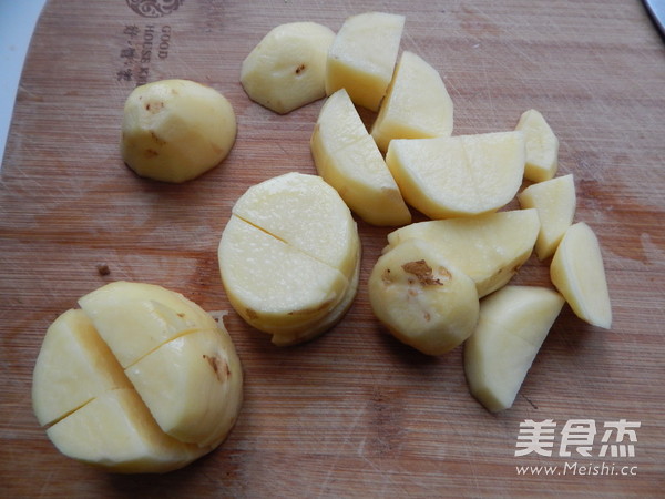 土豆蒸排骨的做法