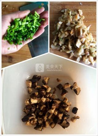 香菇土豆什锦蛋炒饭的做法步骤：5