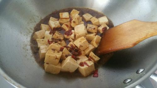 麻婆豆腐（自制辣酱版）的做法