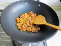 扁豆炒肉的做法步骤5