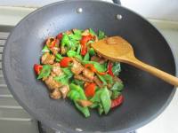 扁豆炒肉的做法步骤11