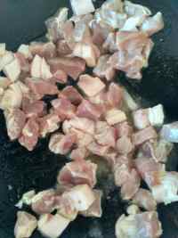咸菜煲猪肉的做法步骤2