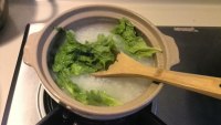 生菜窝蛋砂锅粥的做法步骤7