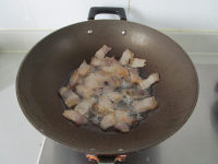 咸肉花菜干锅的做法步骤5