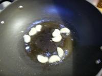 鸡蛋炒西兰花梗的做法步骤5