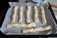 椰蓉扭扭面包条的做法步骤13