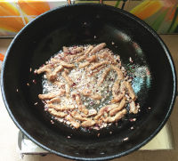 香菇酱牛排炒意粉的做法步骤6